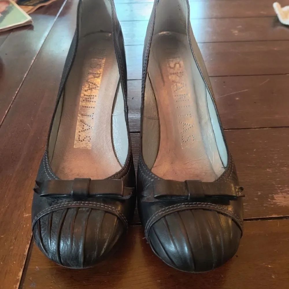 𝅺hispanitas leather Mary Jane pumps  euc size 7.5